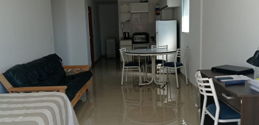 Amplio monoambiente amoblado