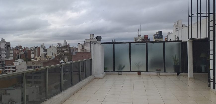Departamento en Pichincha con parrillero