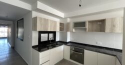 Departamento a estrenar + cochera sobre Av. Pellegrini