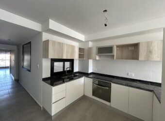 Departamento a estrenar + cochera sobre Av. Pellegrini