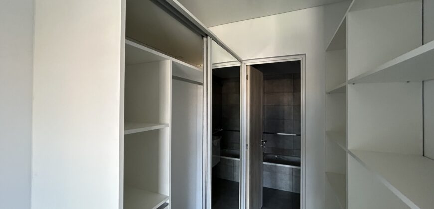 Departamento a estrenar + cochera sobre Av. Pellegrini