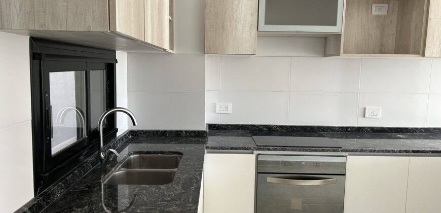 Departamento a estrenar + cochera sobre Av. Pellegrini