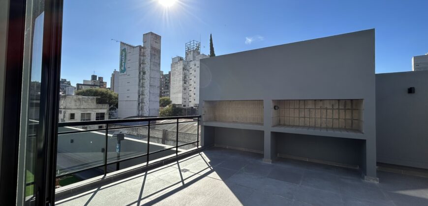 Departamento a estrenar + cochera sobre Av. Pellegrini