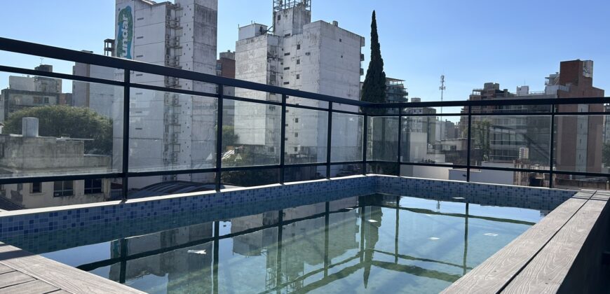 Departamento a estrenar + cochera sobre Av. Pellegrini