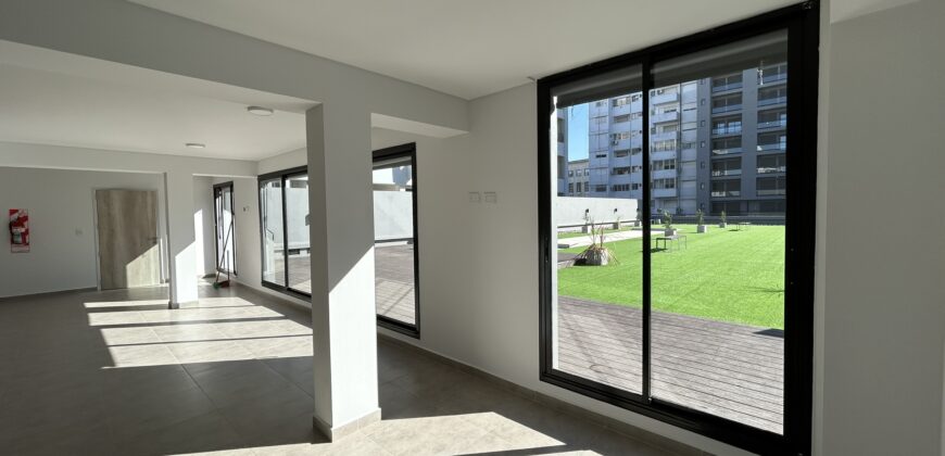 Departamento a estrenar + cochera sobre Av. Pellegrini