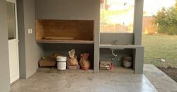 Casa a estrenar con piscina en Roldán