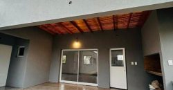 Casa a estrenar con piscina en Roldán