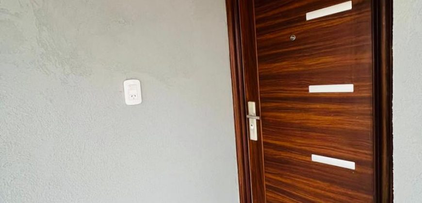 Casa a estrenar con piscina en Roldán