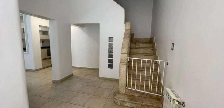 Impecable casa de 3 dormitorios con quincho