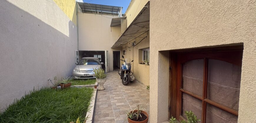 Casa en Abasto, PB + PA + Local