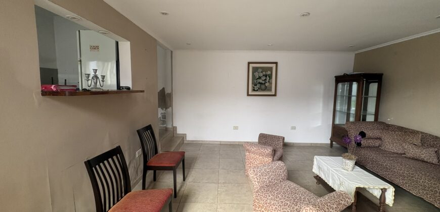 Casa en Abasto, PB + PA + Local