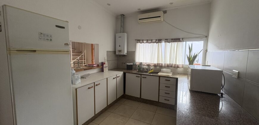 Casa en Abasto, PB + PA + Local