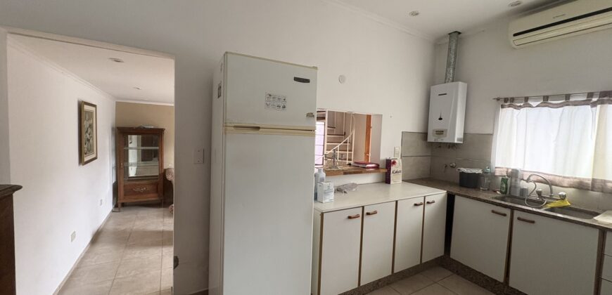 Casa en Abasto, PB + PA + Local