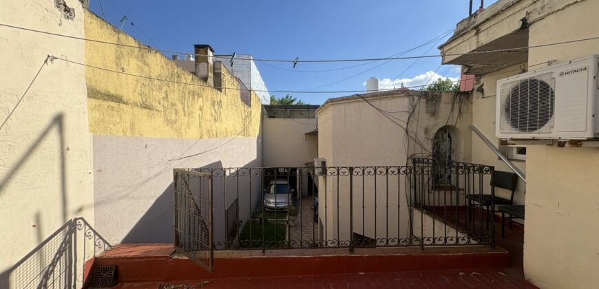 Casa en Abasto, PB + PA + Local