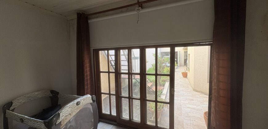 Casa en Abasto, PB + PA + Local