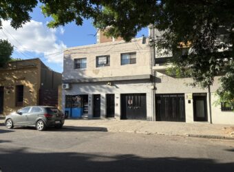 Casa en Abasto, PB + PA + Local