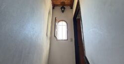 Oportunidad: casa de pasillo en Arroyito