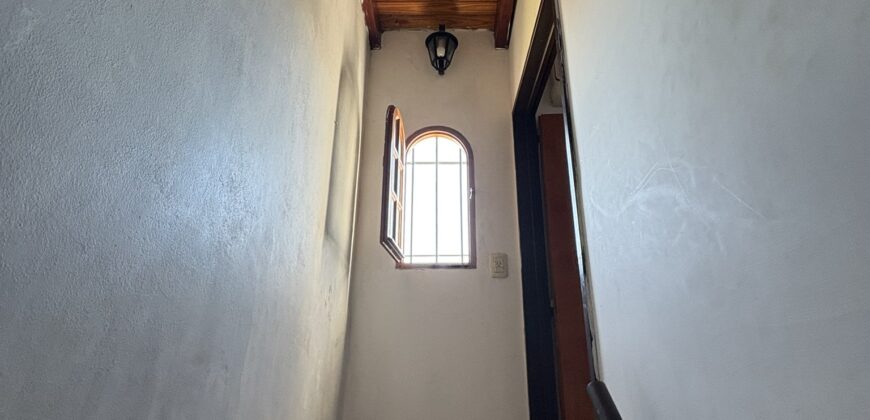 Oportunidad: casa de pasillo en Arroyito