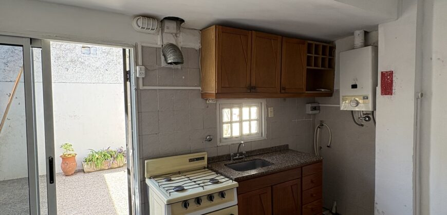 Oportunidad: casa de pasillo en Arroyito