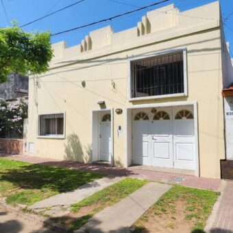 Casa en Alberdi con jardín