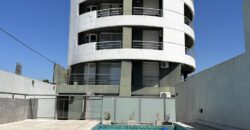 Departamento con amplia terraza en Arroyito