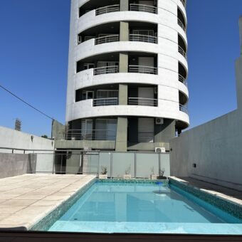 Departamento con amplia terraza en Arroyito