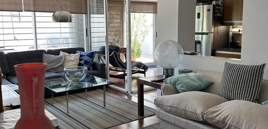 Departamento con amplia terraza en Arroyito