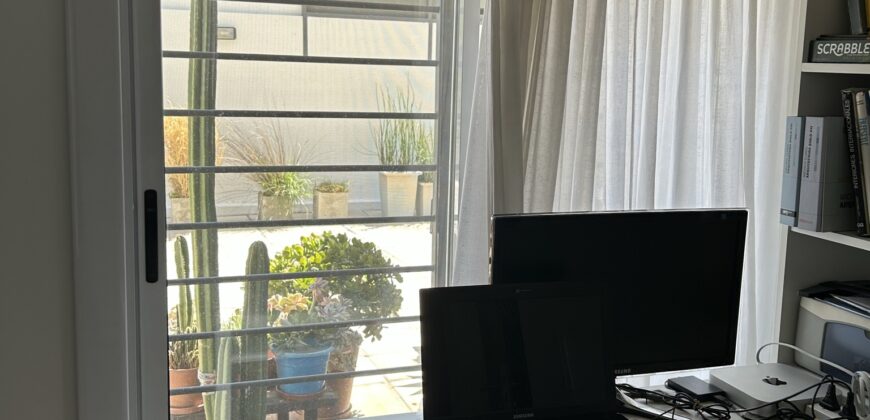 Departamento con amplia terraza en Arroyito