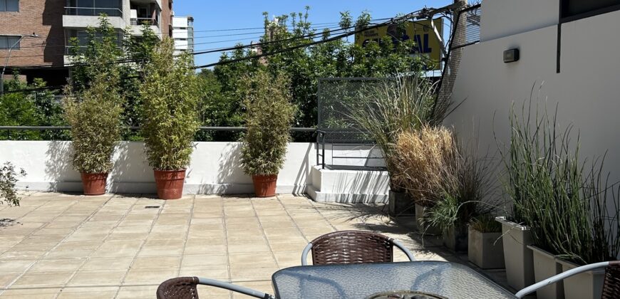 Departamento con amplia terraza en Arroyito