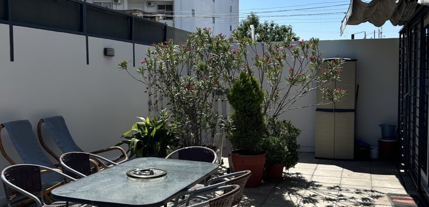 Departamento con amplia terraza en Arroyito
