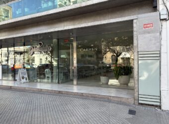 Departamento con cochera sobre Av. Pellegrini