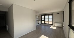 Departamento con cochera sobre Av. Pellegrini