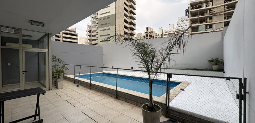 Extraordinario departamento amoblado con cochera doble
