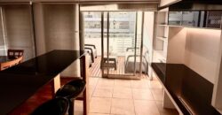 Extraordinario departamento amoblado con cochera doble