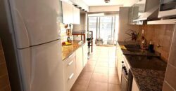 Extraordinario departamento amoblado con cochera doble