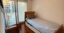 Extraordinario departamento amoblado con cochera doble