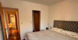 Extraordinario departamento amoblado con cochera doble