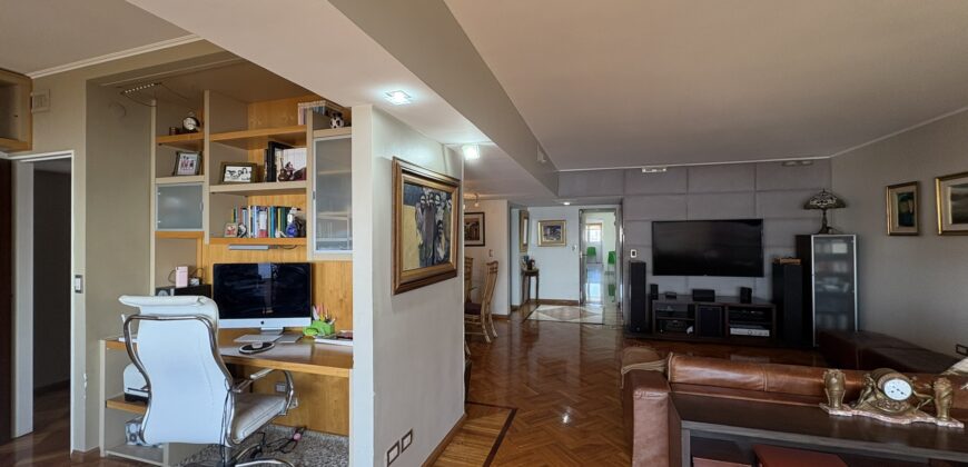 Imponente departamento con vista franca al río