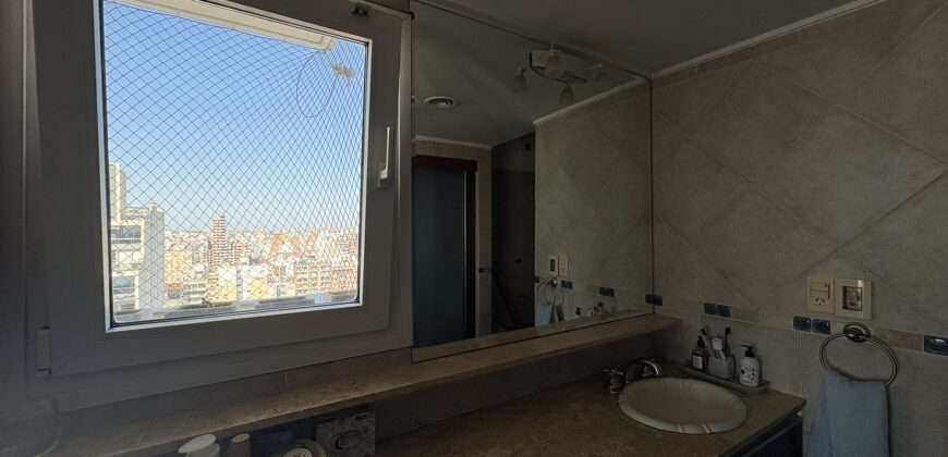 Imponente departamento con vista franca al río