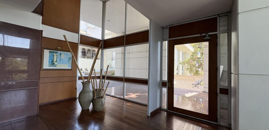 Imponente departamento con vista franca al río