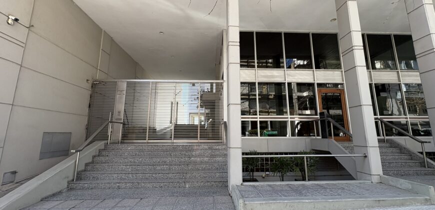 Imponente departamento con vista franca al río