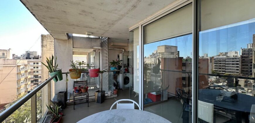 Formidable departamento de 2 dorm. con cochera.