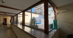 Formidable departamento de 2 dorm. con cochera.